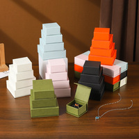 Boîte à bijoux magnétique multicolore Matrix pour le rangement de bagues de luxe et l'emballage professionnel pour boutiques de détail