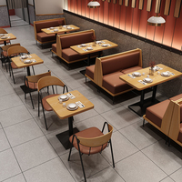 Ensemble de mobilier commercial pour restaurant, café, boutique de style japonais : banquette en bois et cuir personnalisée, table et chaises pour restauration rapide