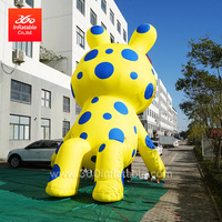 Mascotte gonflable géante personnalisée de lapin animal coloré de dessin animé avec lumière LED pour les décorations