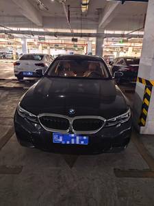 <span class=keywords><strong>BMW</strong></span> 320Li M Sport 2022 Usado (2.0 Baja Potencia) - Sedán con Sistema de Infoentretenimiento Avanzado, Listo para Ciudad y Larga Distancia - Product Image 2