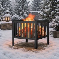 Nouvel Arrivage Brasero en Métal Découpé au Laser, Motif Dragon Noir de l'Art du Feu, avec Motifs Carrés et Découpes en Forme de Cœur, pour le Thème de l'Art du Feu et des Histoires Familiales, aux Yeux Lumineux