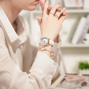 Montre à quartz pour femme, bracelet en acier inoxydable or rose, analogique, date, jour, résistante à l'eau 3 bars, lumineuse, 22 cm - Product Image 3