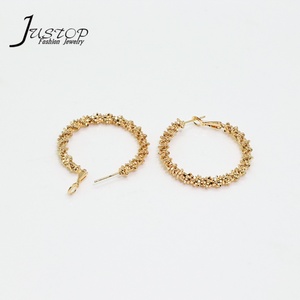 Pendientes de aro de Latón chapado en oro de 18 quilates para mujer elegantes, a la moda diseño geométrico trenzado grueso, joyería al por mayor - Product Image 3