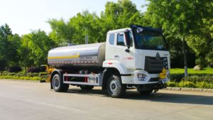 Camion arroseur diesel HOWO NX 4x2 <span class=keywords><strong>de</strong></span> 14 m, véhicule <span class=keywords><strong>de</strong></span> lavage routier robuste pour l'Amérique centrale - Product Image 6
