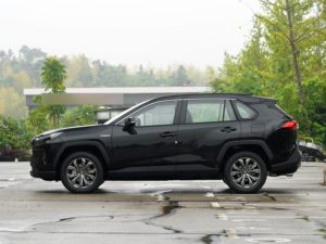 Nuova Toyota RAV4 SUV a Benzina con Livelli di Equipaggiamento Versatili, Alta Durabilità e Valore di Rivendita - Product Image 4
