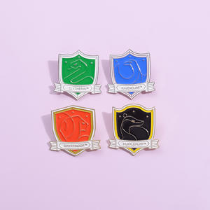 عالية الجودة مخصص شارة معدنية دبوس طية صدر مصنع المصنعة بكميات كبيرة الشاشة الحريرية الطباعة نوع النحاس - Product Image 4