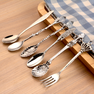 Set di 6 Forchette per Frutta e Cucchiaini da Caffè/Dessert Vintage Palace in Lega di Zinco <span class=keywords><strong>Oro</strong></span> Rosa, Eco-Friendly, Regalo Aziendale, Stile Retrò - Product Image 5