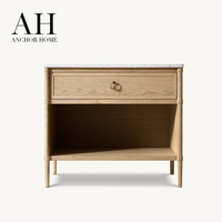 Table de chevet moderne minimaliste en bois massif avec un seul tiroir, étagère ouverte, poignée en laiton, pieds coniques, écologique et durable
