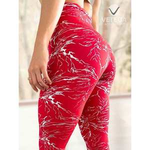 เลกกิ้งผ้าถักพิมพ์ลายดอกไม้ไฟสีแดงเอวสูง ยืดหยุ่นสูง สำหรับเล่นกีฬา ฟิตเนส โยคะ พร้อมดีเทลริบบิ้น - Product Image 4