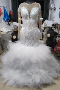 2025 nuovo <span class=keywords><strong>abito</strong></span> da sposa personalizzato a manica lunga <span class=keywords><strong>con</strong></span> sirena scintillante <span class=keywords><strong>abito</strong></span> da sposa <span class=keywords><strong>in</strong></span> <span class=keywords><strong>Tulle</strong></span> di cristallo Swarovski <span class=keywords><strong>con</strong></span> <span class=keywords><strong>gonna</strong></span> voluminosa - Product Image 3