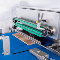 Ligne d'alimentation et de tri automatique 1 à 3 voies pour biscuits/gâteaux/pains, avec convoyeur haute vitesse et outil de recouvrement au chocolat disponible