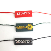 Corde d'étiquette personnalisée Prix du produit en polyester Corde personnalisée Corde d'étanchéité en tissu de luxe avec logo en relief Corde d'étiquettes d'étanchéité en plastique