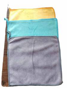 Serviettes carrées blanches en microfibre de polyester doux 30x30cm, 400 g/m², style uni, pour le nettoyage et l'impression par sublimation – Prix abordable - Product Image 3