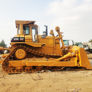 Bulldozer D9N Usado en Japón, Máquina de Movimiento de Tierras de Alta Calidad, Capacidad de Aplicación de 10 m, Alta Eficiencia Operativa - Product Image 1