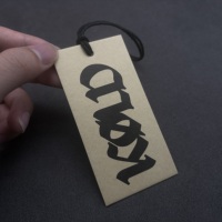 Étiquettes suspendues personnalisées en papier kraft écologique pour chaussures et sacs, texture naturelle recyclée, étiquettes de marque, impression typographique sur mesure pour vêtements