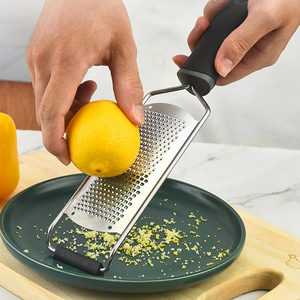 Râpe à fromage en acier inoxydable avec poignée, zézette à citron, râpe à chocolat et parmesan, outil de cuisine et de pâtisserie professionnel - Product Image 4