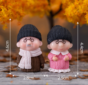 Plus de 5000 modèles à bas <span class=keywords><strong>prix</strong></span> et quantité minimale de commande jeunes amoureux résine vieux couple porter chandail artisanat mignon ornements d'hiver - Product Image 5