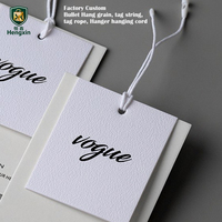 Étiquette en papier gaufré personnalisée, étiquette suspendue pour vêtements, logo personnalisé, étiquette de marque pour vêtements
