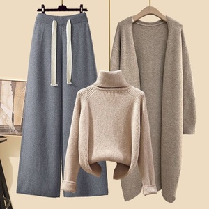 Completo da <span class=keywords><strong>Donna</strong></span> Tre Pezzi Autunno Inverno 2025 Stile Coreano Casual con <span class=keywords><strong>Cardigan</strong></span> Lungo Maglione Lavorato a Maglia e Pantaloni a Gamba Larga con Logo Frontale - Product Image 4