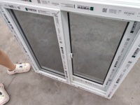 Ventana Corredera Horizontal de PVC Estilo Americano con Mosquitera, Vidrio Laminado Resistente a Huracanes, Acristalamiento Reflectante para Uso en Hoteles