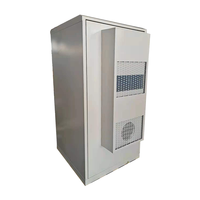 Armoire de télécommunications personnalisable 22U 19 pouces en alliage d'aluminium pour extérieur et intérieur avec échangeur de chaleur monté sur la porte et support de batterie