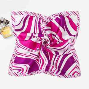 Pañuelo Cuadrado con Estampado Digital Personalizado, Hecho con Tela de Algodón y Rayón para Mujer - Product Image 5