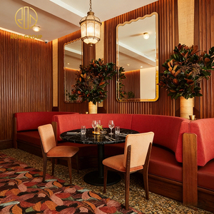 Ensemble de meubles de restaurant de luxe : banquette demi-cercle en velours avec cadre en bois rouge, table ronde en pierre et chaises pour café - Product Image 4
