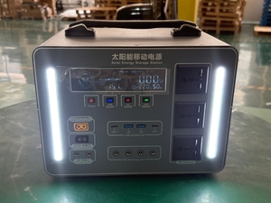 แบตเตอรี่สำรองพลังงานแสงอาทิตย์แบบพกพา 800Wh พร้อมแบตเตอรี่ลิเธียมไอรอนฟอสเฟตความจุสูง พลังงานสำรองฉุกเฉินสำหรับการตั้งแคมป์กลางแจ้ง - Product Image 4