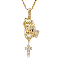 BESDZ0515 Collier en laiton avec pendentif croix hip-hop européen et américain, mains jointes en prière, chaîne en corde rétro à la mode