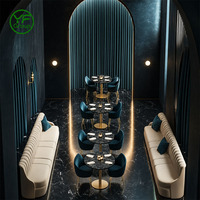 Ensemble de mobilier de restaurant sur mesure en cuir avec table en marbre et chaises à structure métallique pour salle de banquet