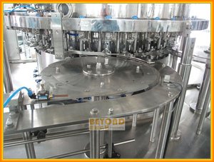Máquina de Llenado de Bebidas Gaseosas para Botellas de PET de 500 ml, 6000 bph, para Fábrica de Bebidas Carbonatadas - Product Image 4