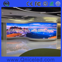 Panneau d'affichage à écran LED polychrome d'intérieur RVB SMD GOB COB P2 P2.5 Panneau LED flexible incurvé Module LED souple