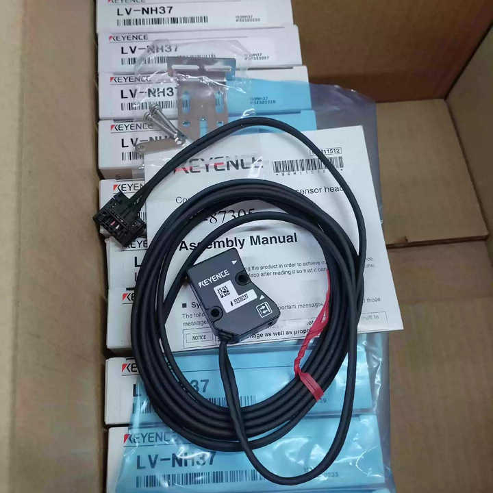 KEYENCE LV-NH32 レーザーセンサー 新品未使用デッドストック2台