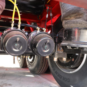 <span class=keywords><strong>Semirremolque</strong></span> de Carga con Valla de Acero de Tres Ejes, con Equipo de Aterrizaje Reforzado y Alta Capacidad de Carga para Conductores de Camiones - Product Image 3