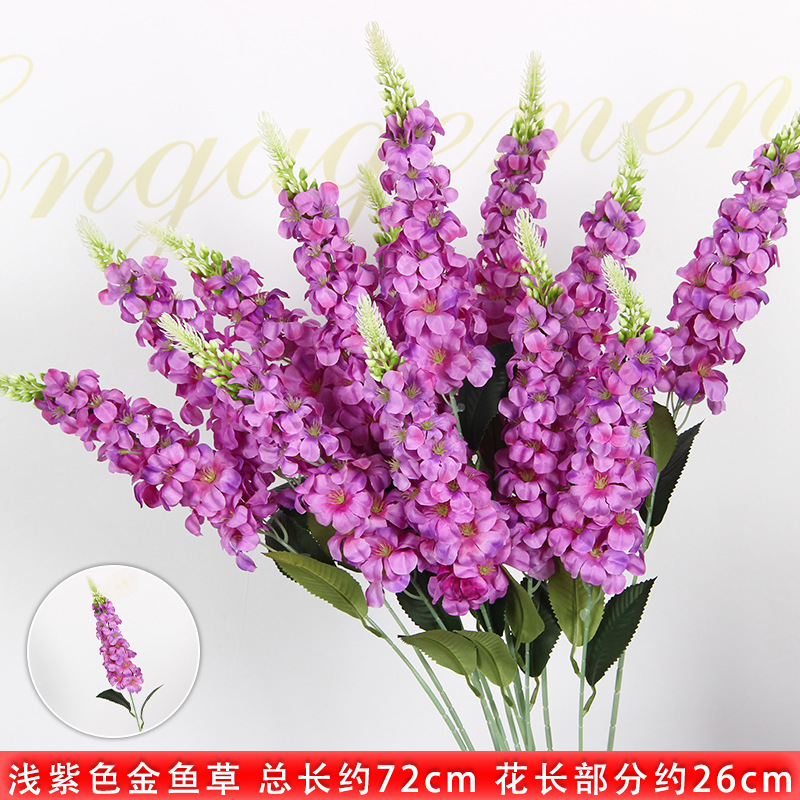 Branche de snapdragon à une tête violet clair