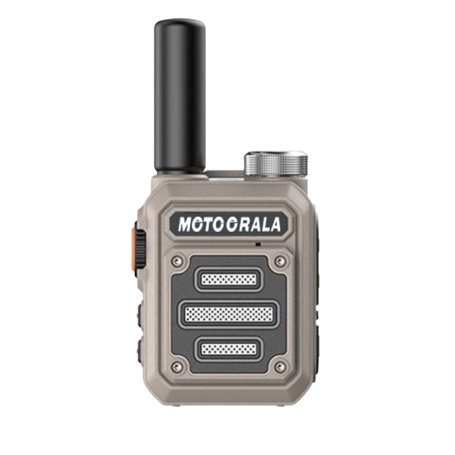 Discount Portable Handheld Two-Way Walkie Talkie for Kids Long Range 8W Commercial Security Use Headphones400-470MHz IP54