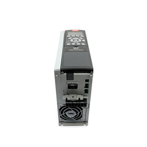 Variateur de fréquence VIT Automation Drive 131B0040 FC-302P4K0T5E20H1XGXXXXSXXXXAXBXCXXXXDX 302 VFD - Product Image 1