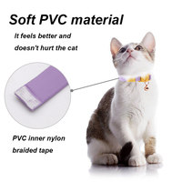 Accessoires de chat de luxe haut de gamme collier en PVC avec cloche croustillante pour collier de chat mignon réglable breloques de couleur unie pour collier de chat
