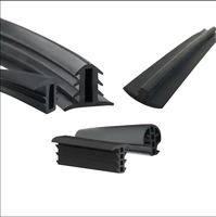 Joint d'étanchéité d'extrusion en caoutchouc EPDM bande de caoutchouc en forme de T pour système d'alimentation de panneau solaire bande d'étanchéité de fente de panneau photovoltaïque
