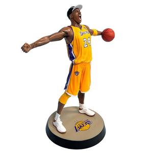 Frozen Basketball Black Mamba dribbling Yellow vestiti n. 24 Action Figure Orienttoy plastica 1:1 scala decorazione - Product Image 4