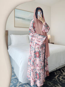 Ensemble Abaya Modeste Rose Poudré à Imprimé Floral 100% Polyester, Robe Longue à Manches Larges Évasées et Ouverture Avant, Écharpe Assortie, Style Bohème - Product Image 4