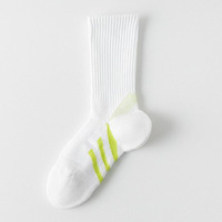 Chaussettes de sport personnalisées de haute qualité avec amorti, soutien de la voûte plantaire et respirabilité pour hommes et femmes