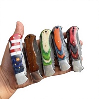 Couteau de chasse et de survie à lame fixe mini, en acier Damas, fait main, de haute qualité, à pointe tombante, avec manche en résine personnalisable (OEM)