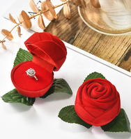 Boîte à bijoux en velours rose romantique pour la Saint-Valentin, mariage, fiançailles, demande en mariage, avec couvercle rabattable