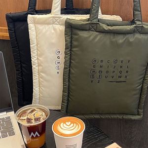 Bolso Tote Unisex Acolchado de Nailon Tipo Plumón para Portátil 38x45cm con Correa de Hombro Acolchada Negro Verde Beige - Product Image 6