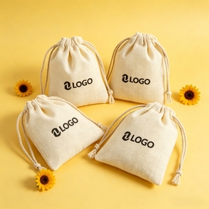 Pochettes en coton et lin personnalisées avec cordon de serrage, impression de logo, sacs cadeaux recyclables pour bijoux et petits articles - Product Image 1