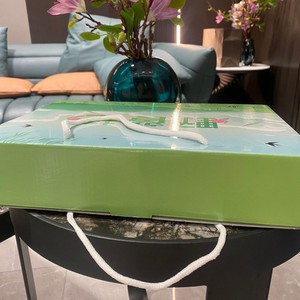 Tapis de pique-nique en coffret cadeau, emballage rectangulaire en carton, pratique pour une utilisation en extérieur - Product Image 1