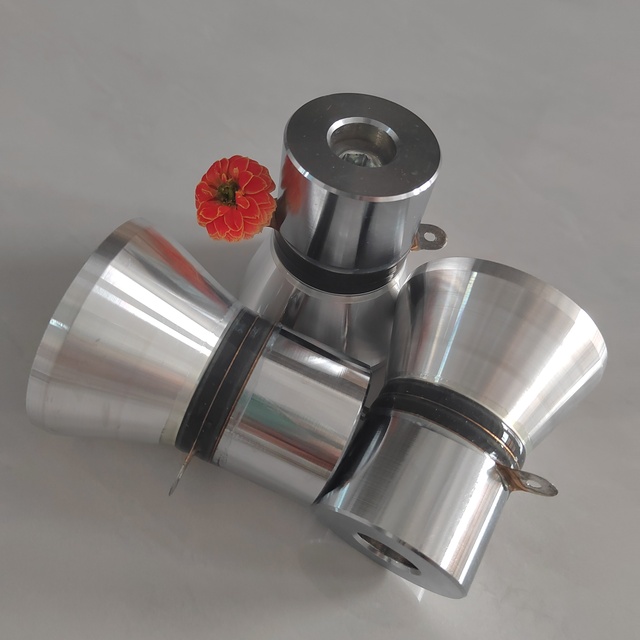 25KHZ 100W Piezoelectric Ceramic Ultrasonic Transducer