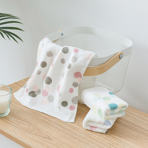 Serviette de bain en coton pour enfants Cotton Love 25x50cm à pois, douce et absorbante, rectangulaire M4002 - Product Image 5