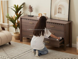<span class=keywords><strong>Larry</strong></span> Style <span class=keywords><strong>6</strong></span>-Schubladen-Kommode aus Massivholz mit Wellenkante und Messinggriffen für Wohnzimmer-Aufbewahrung - Product Image 5